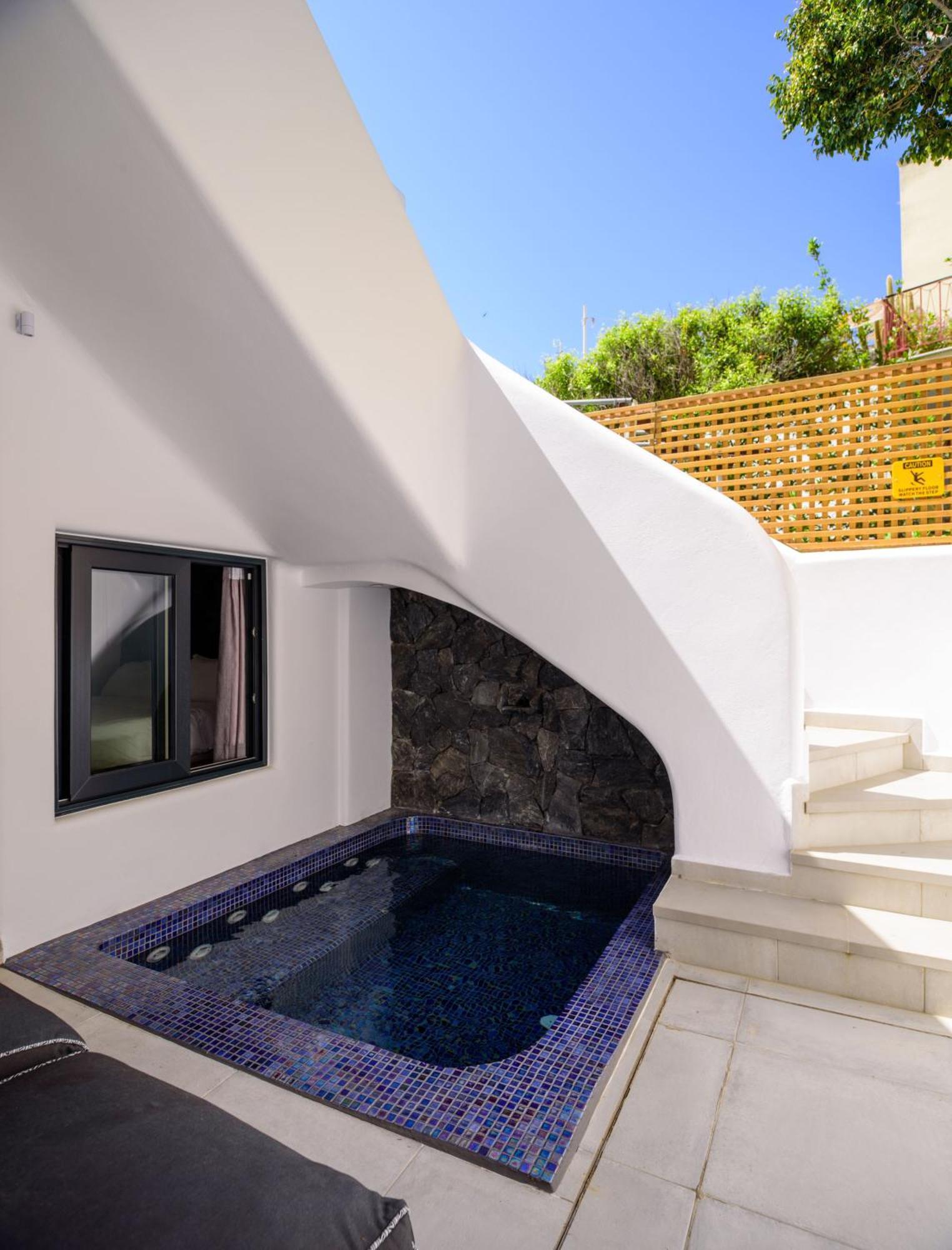 Secret Spot Luxury Villa ฟิรา ภายนอก รูปภาพ