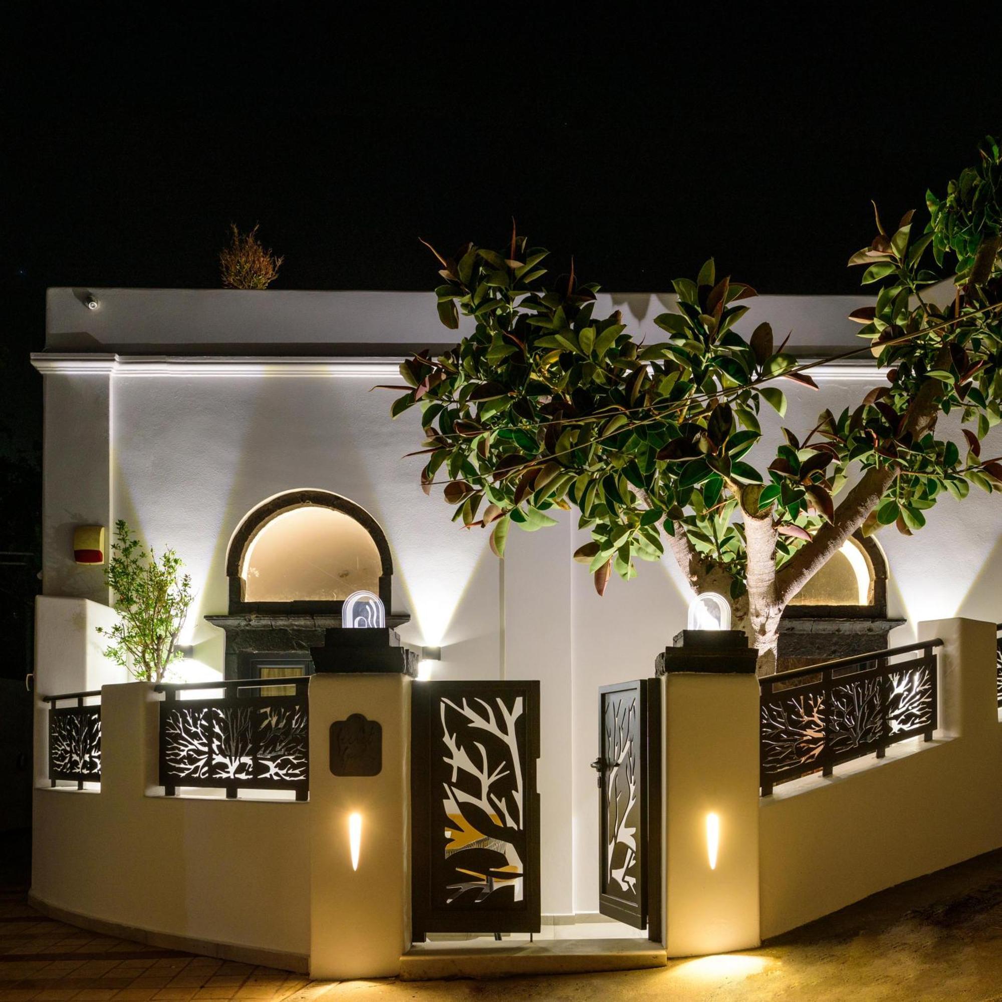 Secret Spot Luxury Villa ฟิรา ภายนอก รูปภาพ