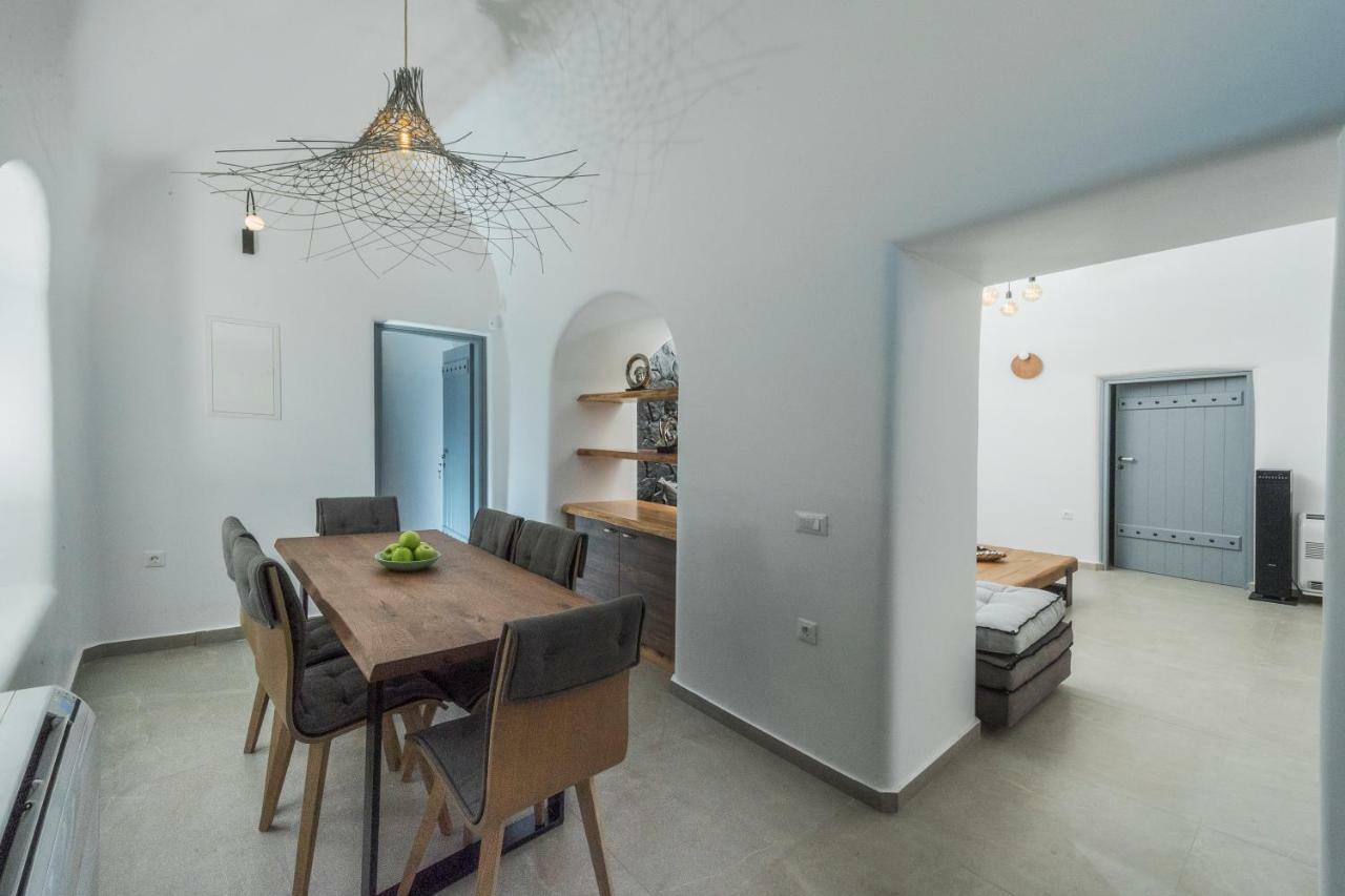 Secret Spot Luxury Villa ฟิรา ภายนอก รูปภาพ